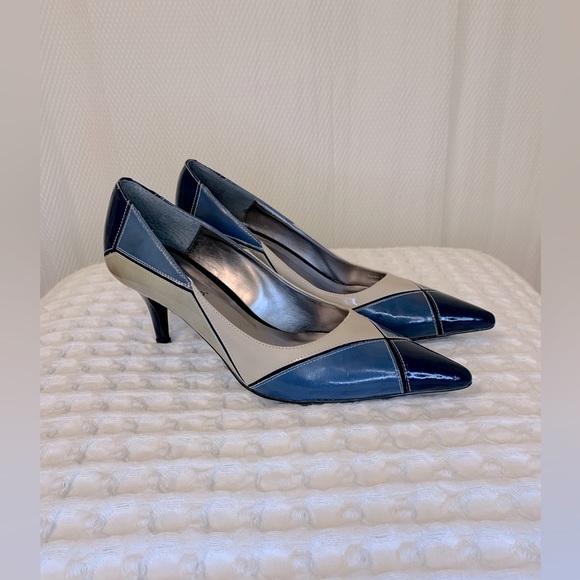 J Reneé Blue Patch Work Pointy Pump Heel size 8